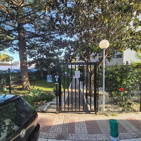 Beachside In Calahonda Lejlighed