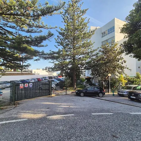 Beachside In Calahonda Lejlighed