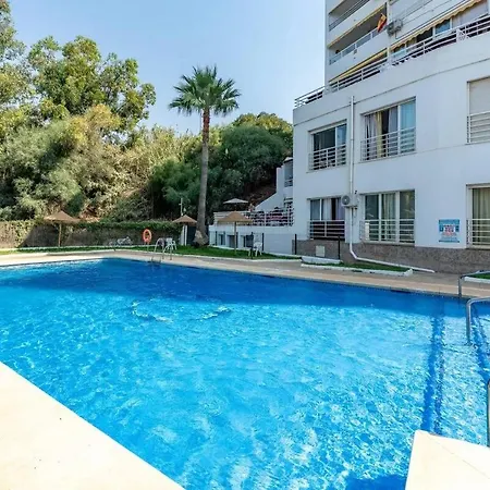 Beachside In Calahonda Lejlighed