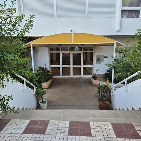 Beachside In Calahonda Marbella