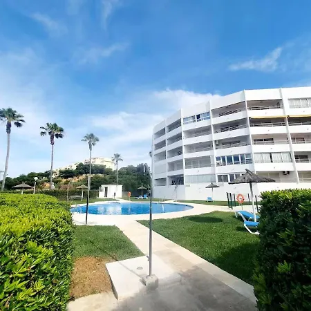 Beachside In Calahonda Apartament