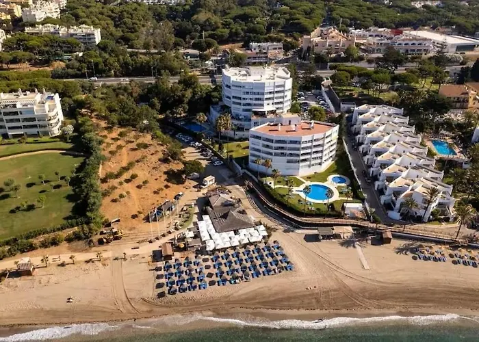 Beachside In Calahonda Apartament