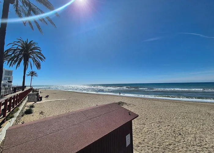 Beachside In Calahonda Apartment *