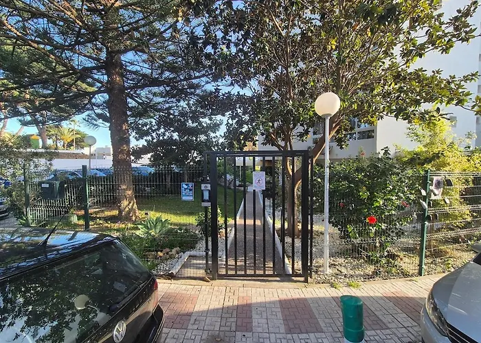 Beachside In Calahonda Apartament